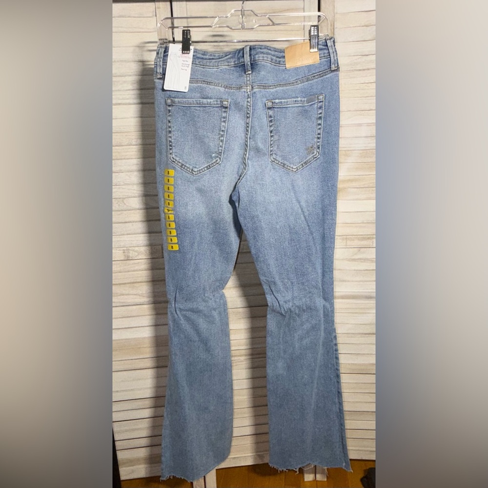 Seven7 Women's High Rise Slim Flare Jeans in Light Blue - Picture 3 of 3